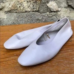 Zara lavender flats. Size 38. Like new.